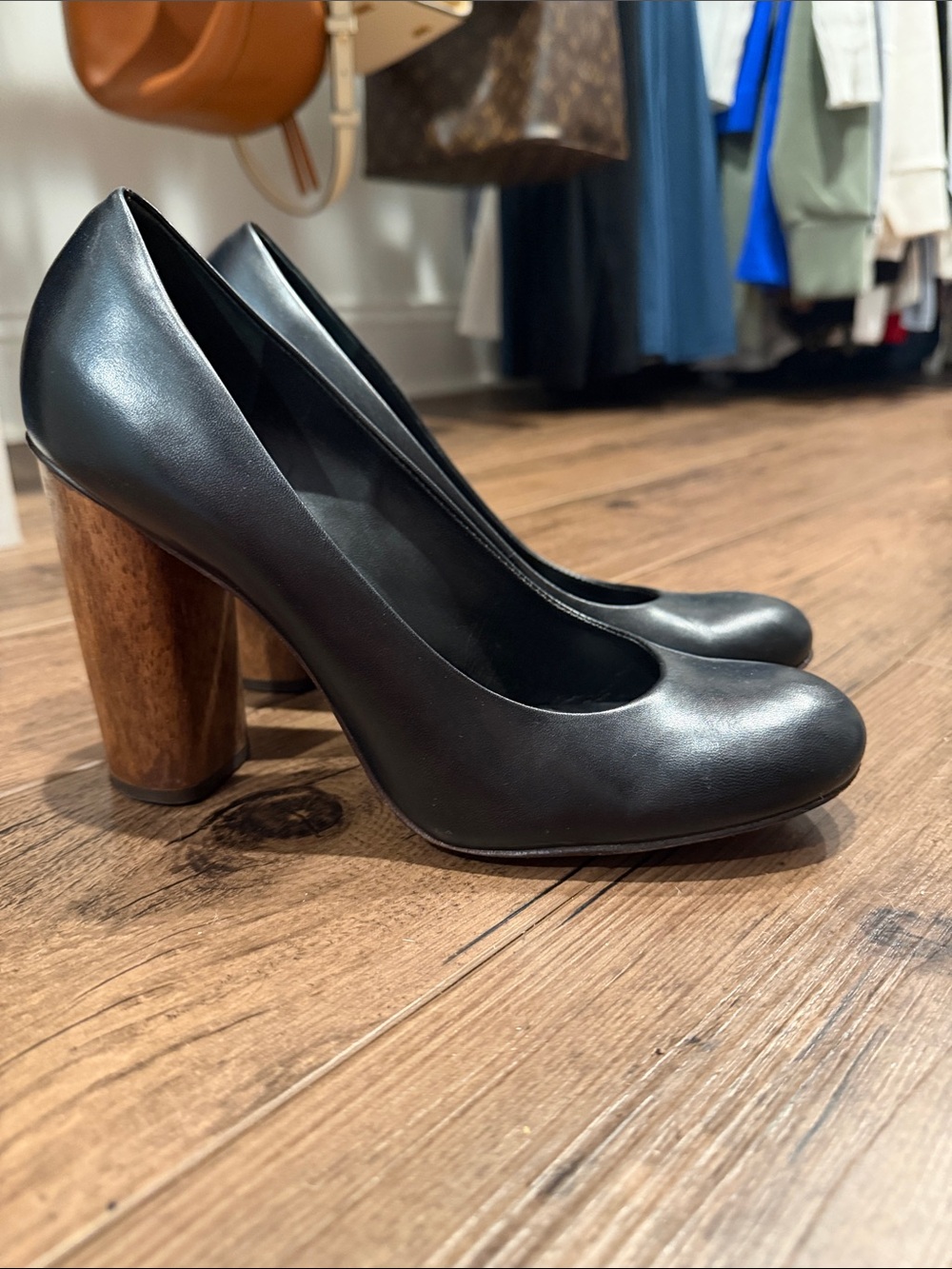 Tory Burch Black Leather Pumps with Wood Block Heel